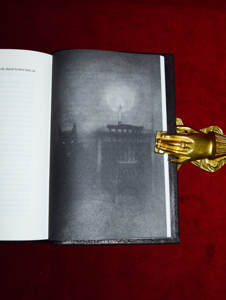 ÞURSAKYNGI IV: SVARTKONST by Ekotu - RARE DELUXE Leather Bound Limited Edition with Unreleased Text and Rooster Feather - Image 6