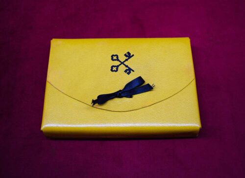 CROSSED KEYS by Michael Cecchetelli (Deluxe Leather Bound with Leather Bag Slipcase) - Image 5