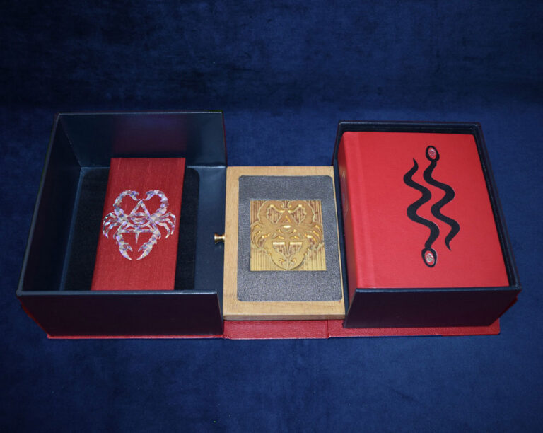 Hagen von Tulien, LE BAGGATH-TJNEMOUR, Livre Noir & Livre Rouge (Liber B-T) - DELUXE Red Leather Bound Limited Edition Hardcover with Clamshell Case and Brass Die - Image 3