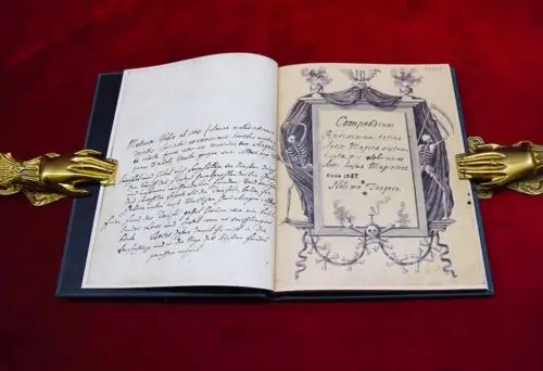 GRIMOIRE "COMPENDIUM RARISSIMUM TOTIUS ARTIS MAGICAE" Facsimile Book - Hardcover Edition - Image 2