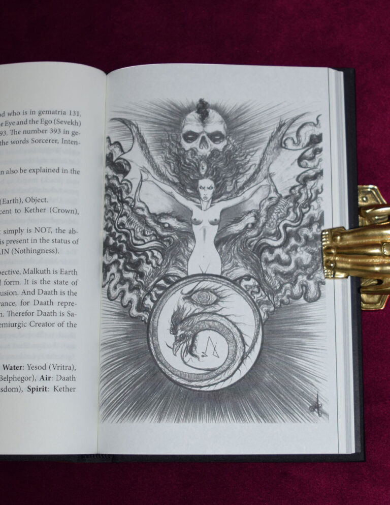 OCULUS VACUI: Compendium of the Arte Magica - Hardcover Book plus Patch - Image 2