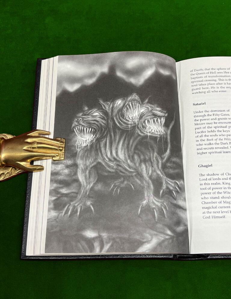 QUEEN OF HELL by Mark Alan Smith (Deluxe Leather Bound Trident Edition in Custom Slipcase) - Image 3